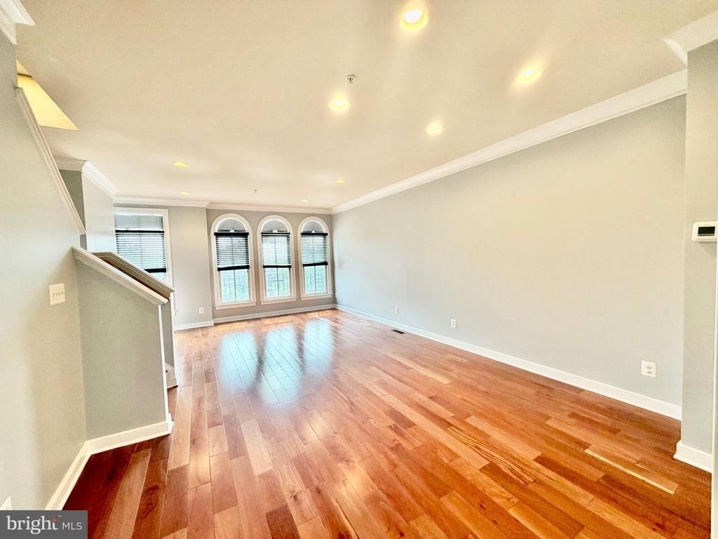 11034 Amherst Avenue - Photo 35