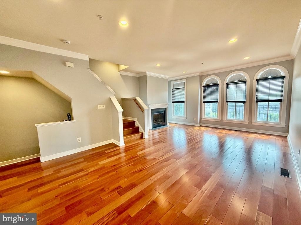 11034 Amherst Avenue - Photo 33