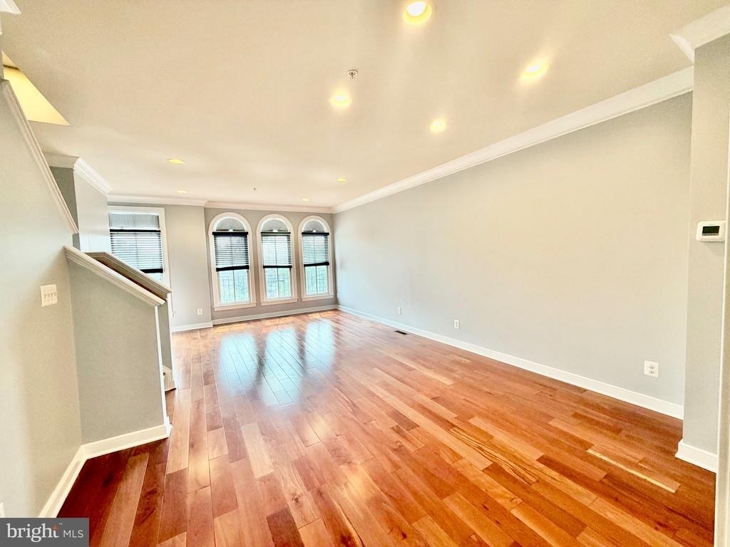 11034 Amherst Avenue - Photo 36