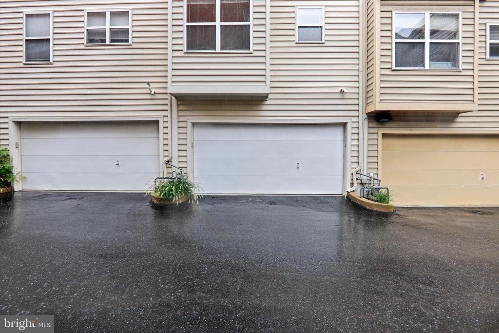 11034 Amherst Avenue - Photo 8