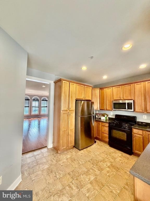 11034 Amherst Avenue - Photo 14
