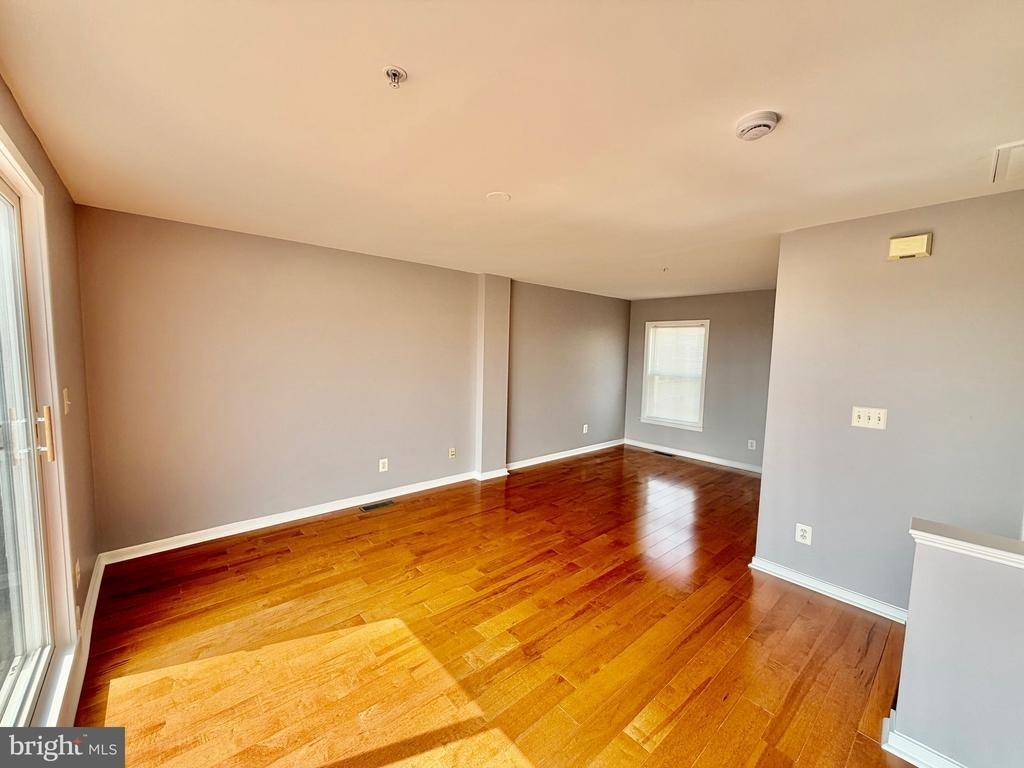 11034 Amherst Avenue - Photo 19