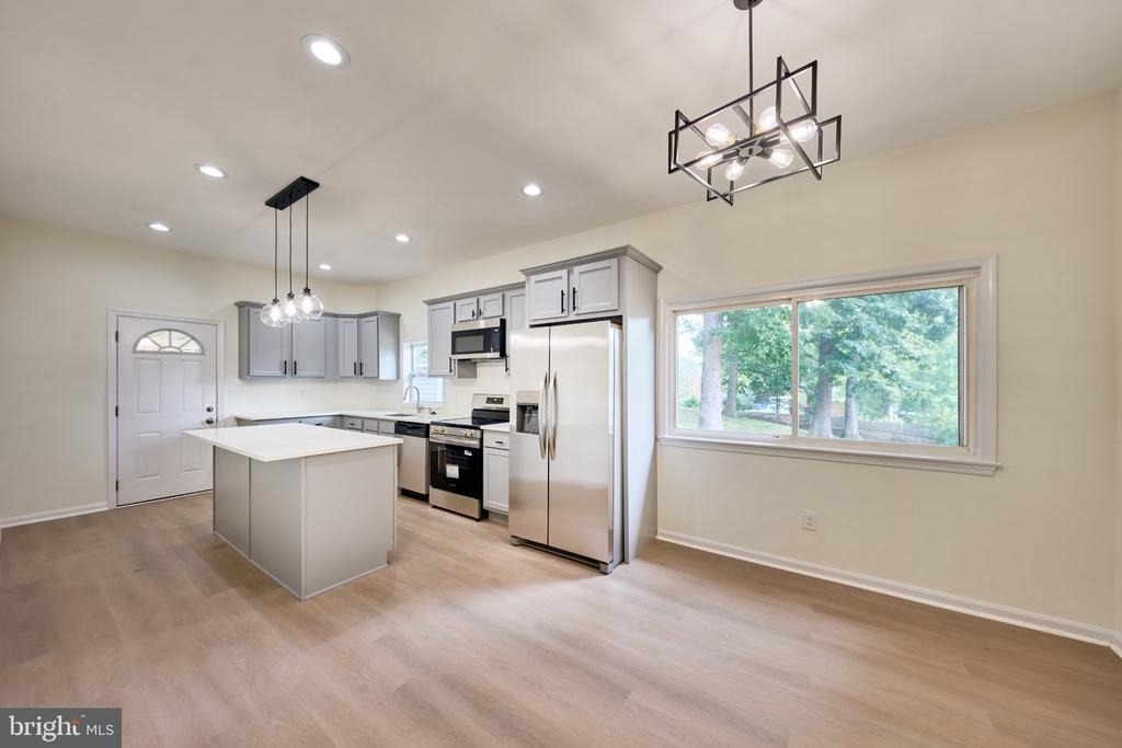 2924 Gracefield Road - Photo 7