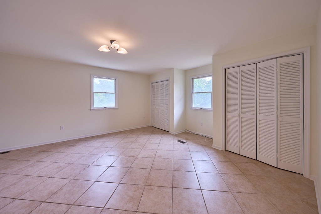 2924 Gracefield Road - Photo 18