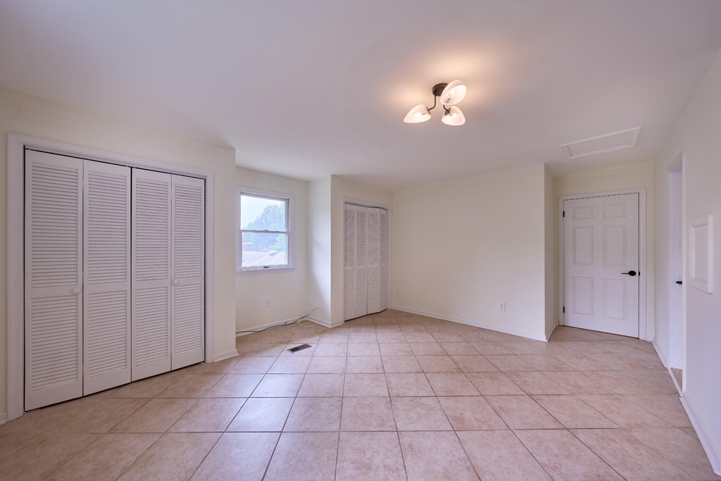 2924 Gracefield Road - Photo 20