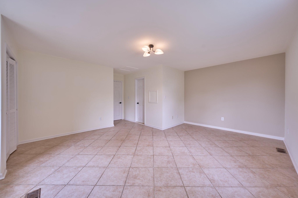 2924 Gracefield Road - Photo 22