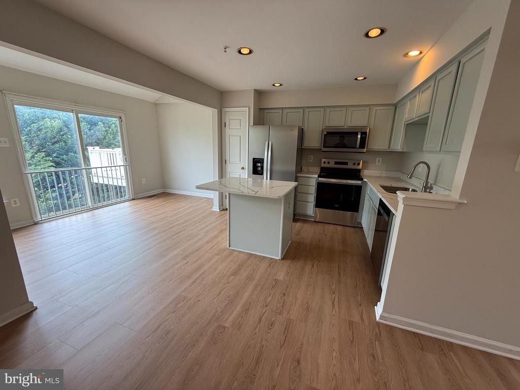 7123 Maiden Point Place - Photo 8
