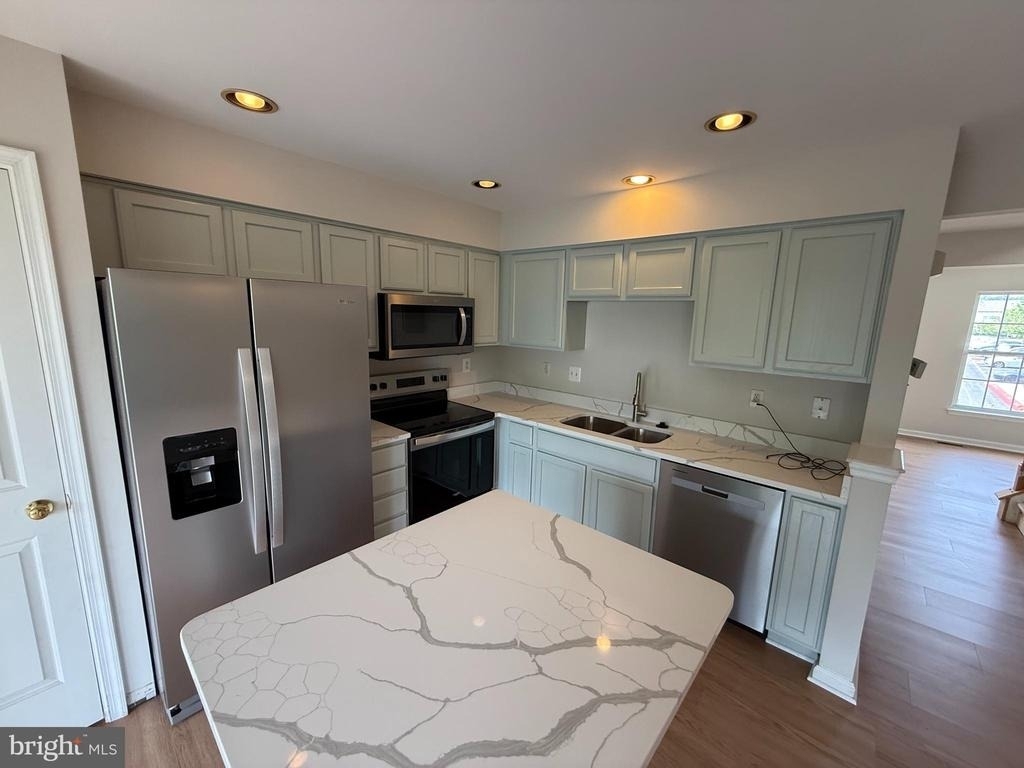 7123 Maiden Point Place - Photo 9