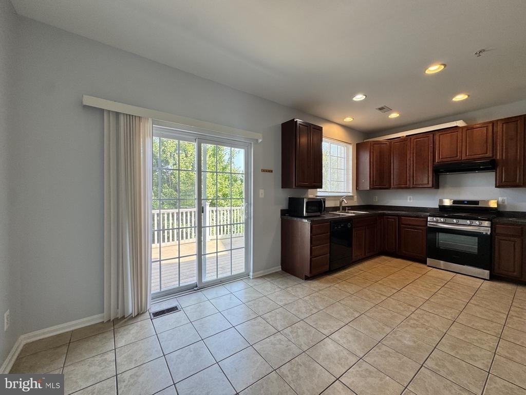636 Tantallon Court - Photo 4