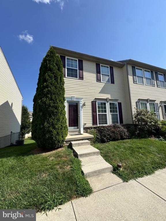 636 Tantallon Court - Photo 1