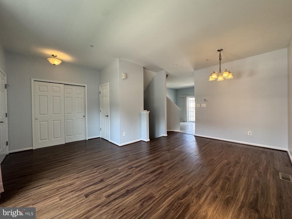 636 Tantallon Court - Photo 2
