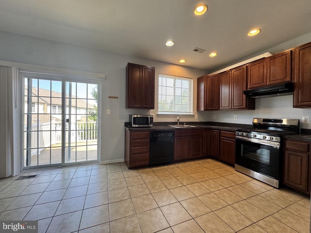 636 Tantallon Court - Photo 5