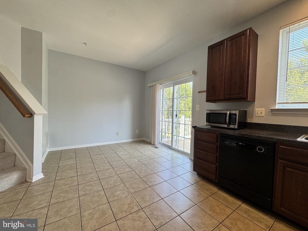 636 Tantallon Court - Photo 8