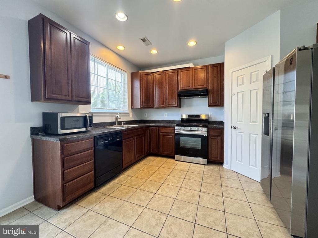 636 Tantallon Court - Photo 6