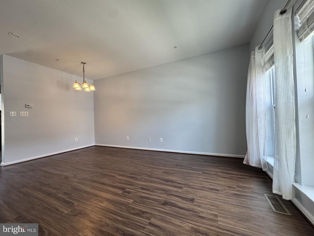 636 Tantallon Court - Photo 3