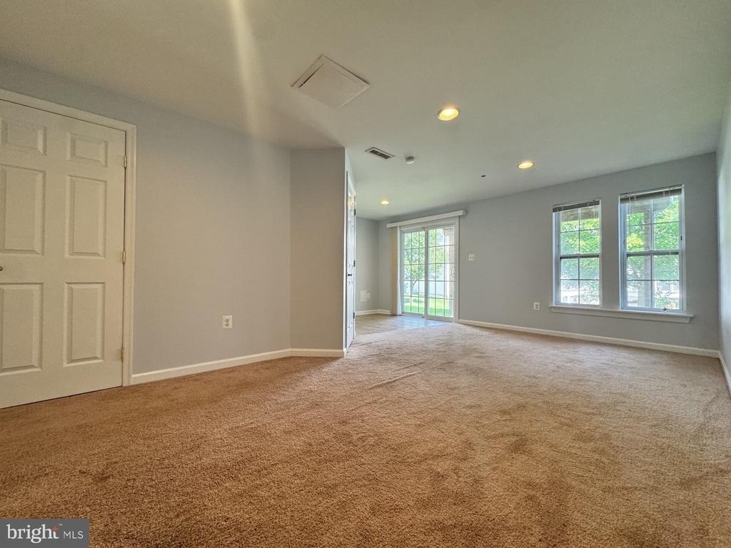 636 Tantallon Court - Photo 17