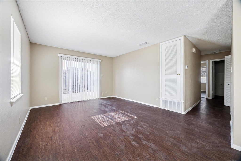 908 B Kirschner Pl - Photo 1