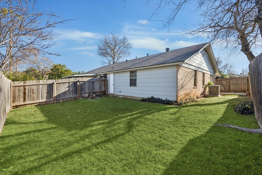 908 B Kirschner Pl - Photo 9