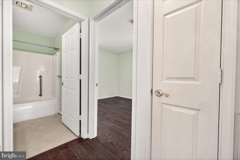 1110 Jousting Way - Photo 16