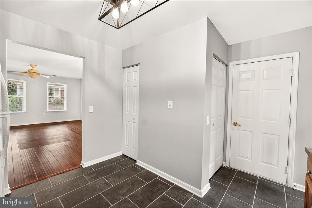 1110 Jousting Way - Photo 13