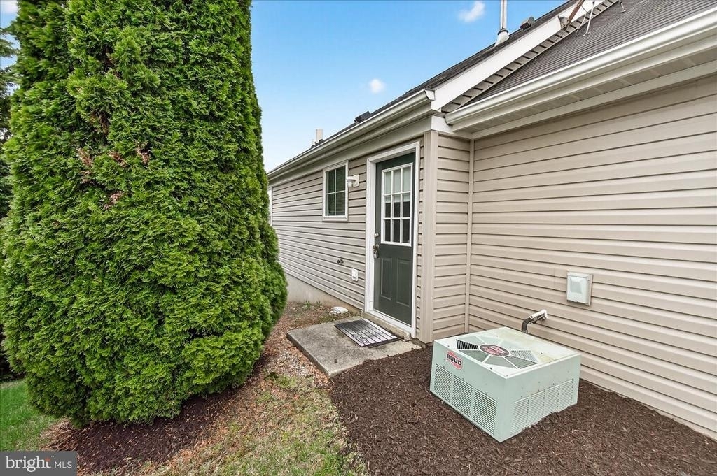 1110 Jousting Way - Photo 26
