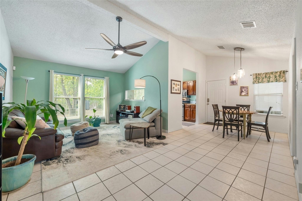 2523 E Stassney Ln - Photo 2