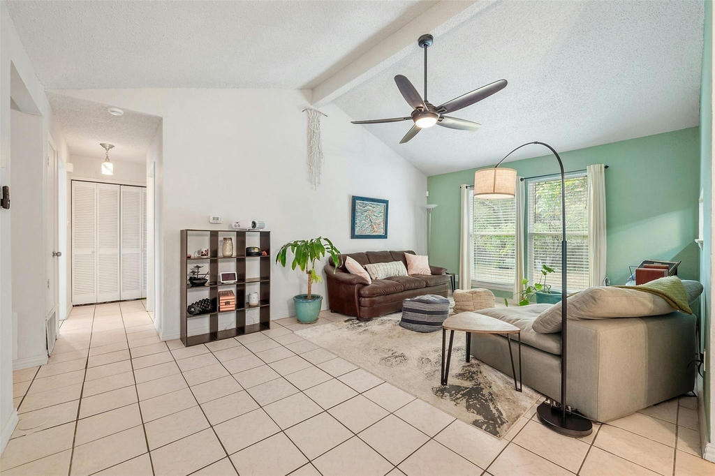 2523 E Stassney Ln - Photo 3