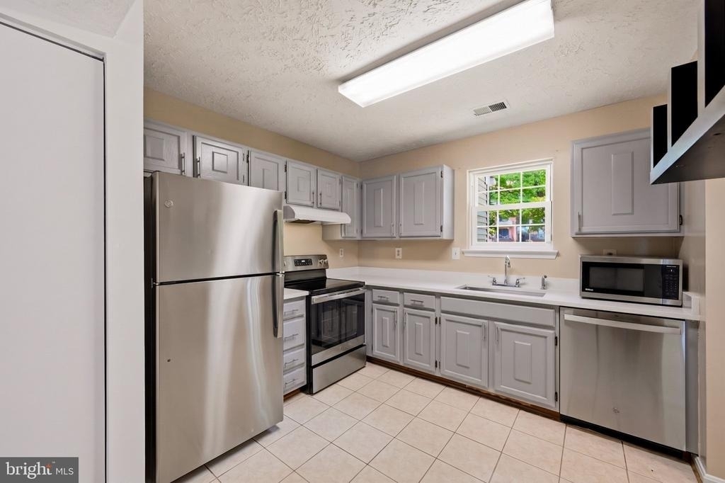 16 Meadowside Court - Photo 18
