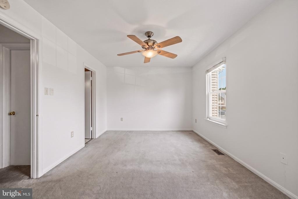 16 Meadowside Court - Photo 35