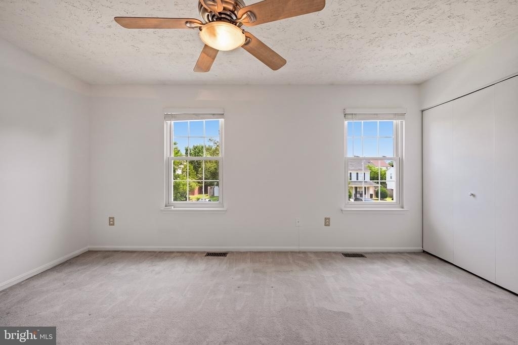 16 Meadowside Court - Photo 36