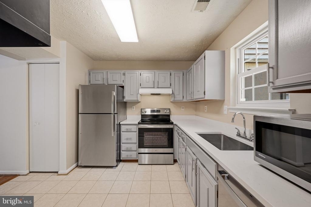 16 Meadowside Court - Photo 22