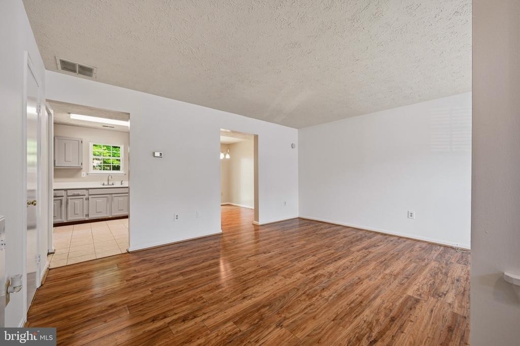 16 Meadowside Court - Photo 5