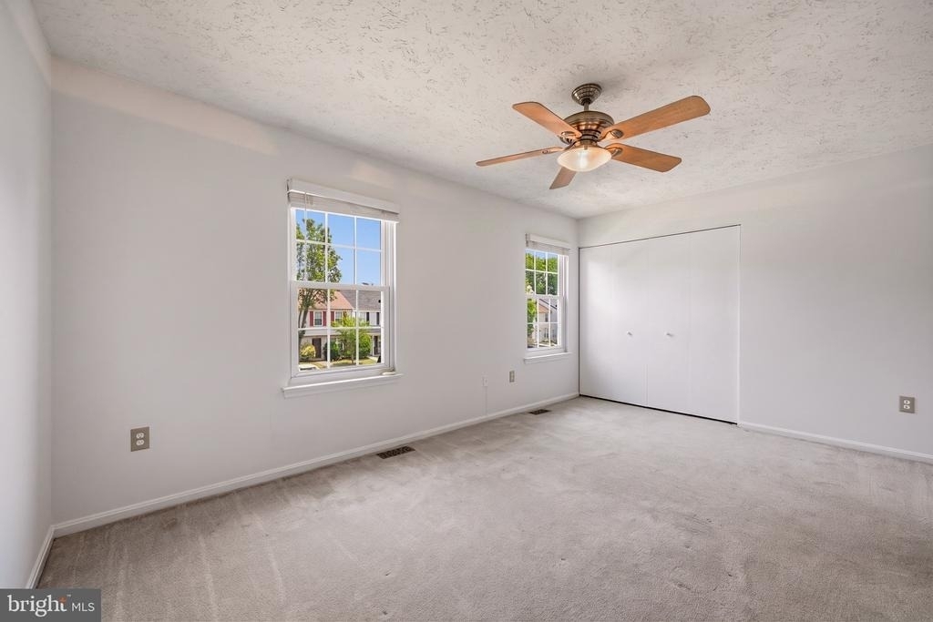 16 Meadowside Court - Photo 32