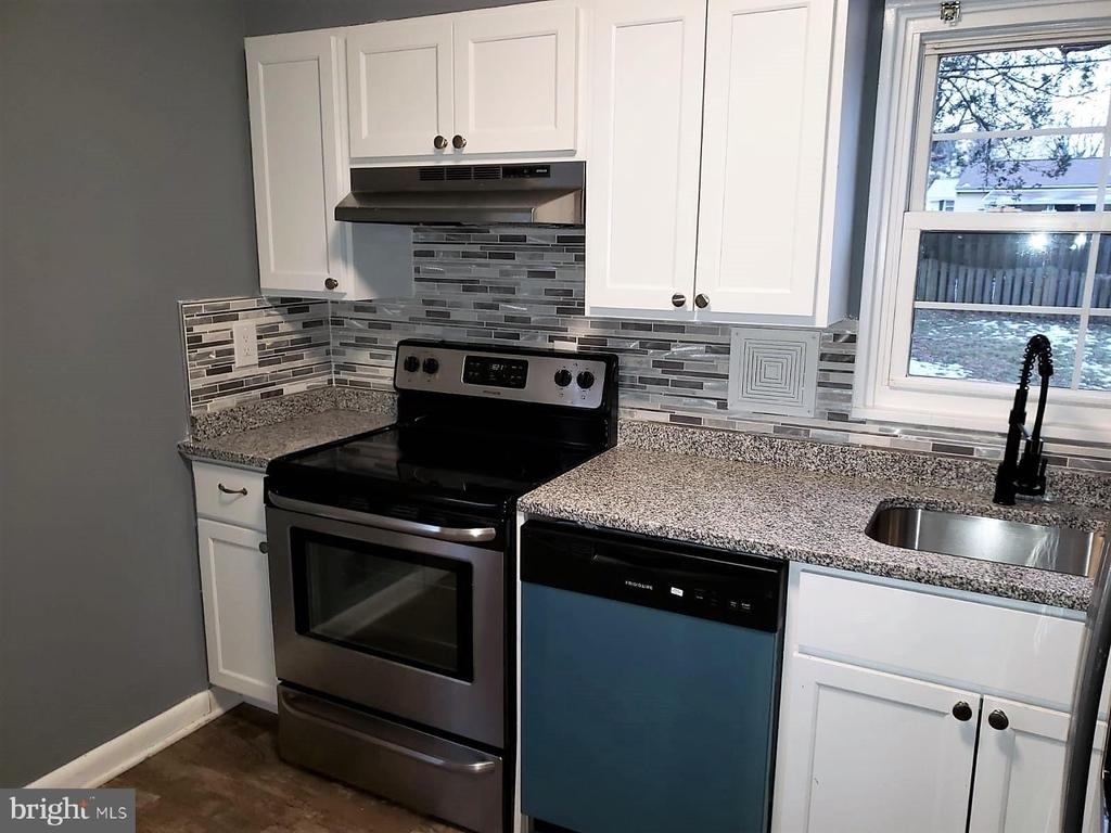 1314 Woodbridge - Photo 1