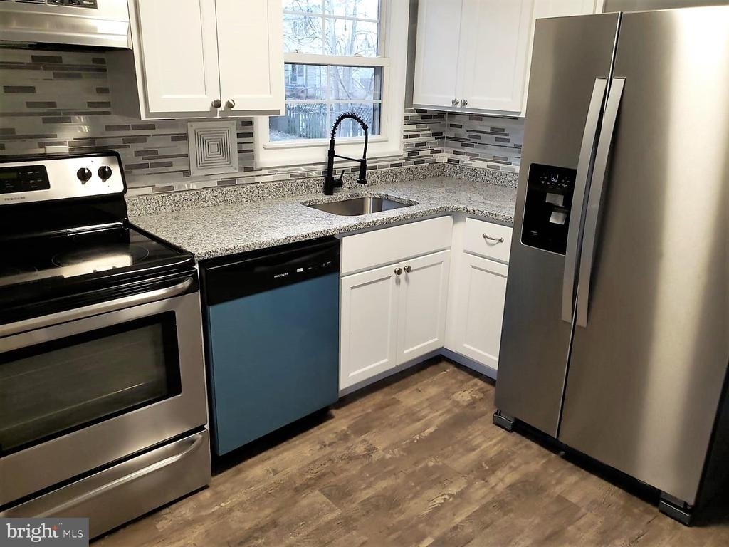 1314 Woodbridge - Photo 3