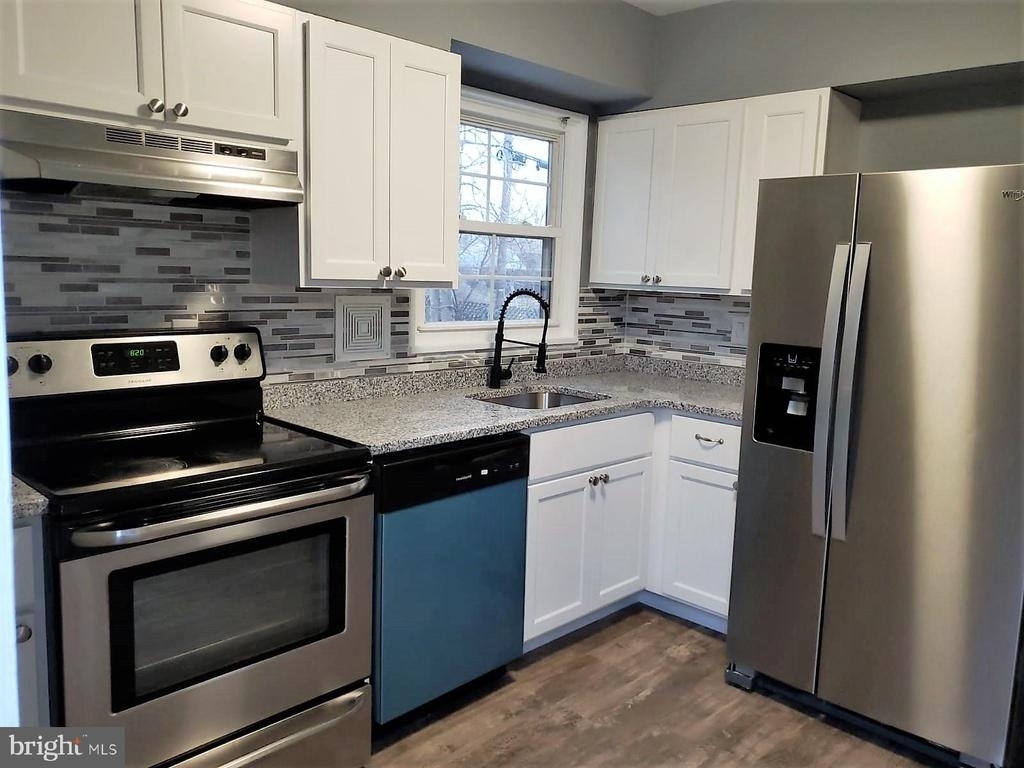 1314 Woodbridge - Photo 4
