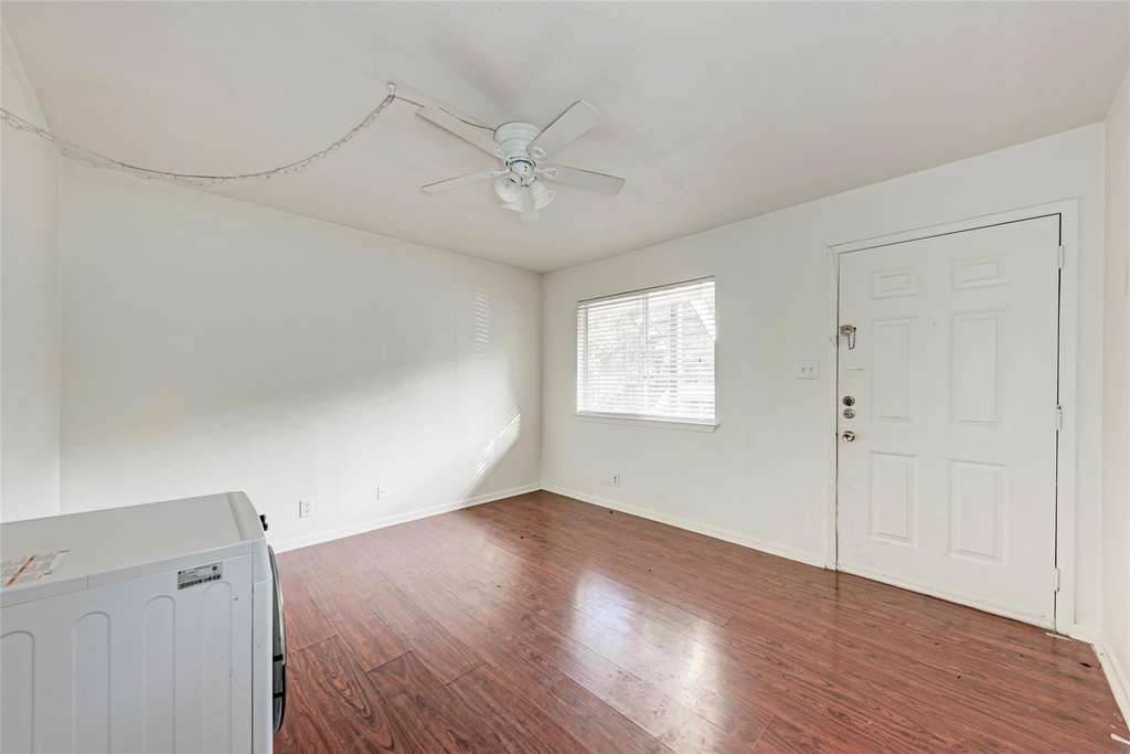1010 W 23 Rd St - Photo 8