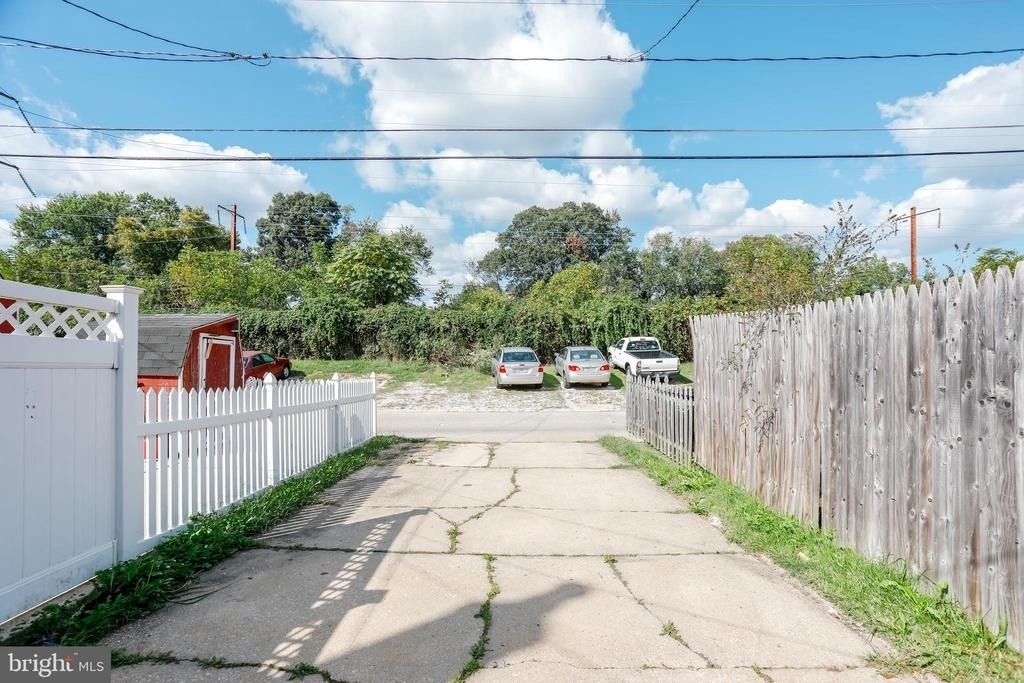 1046 Middlesex Road - Photo 8