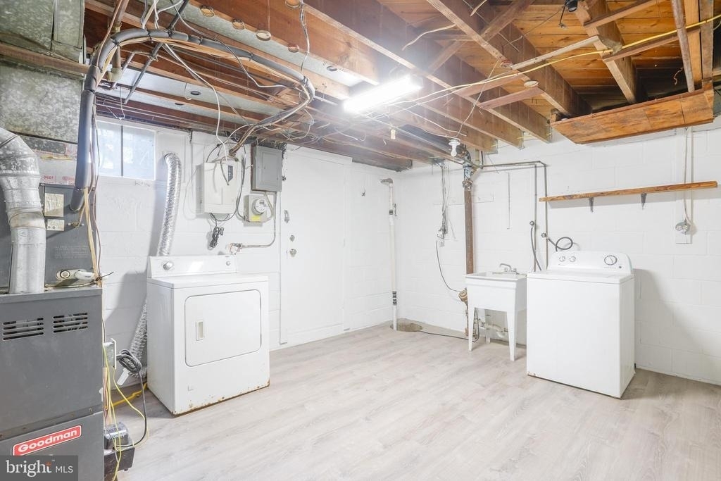 1046 Middlesex Road - Photo 4