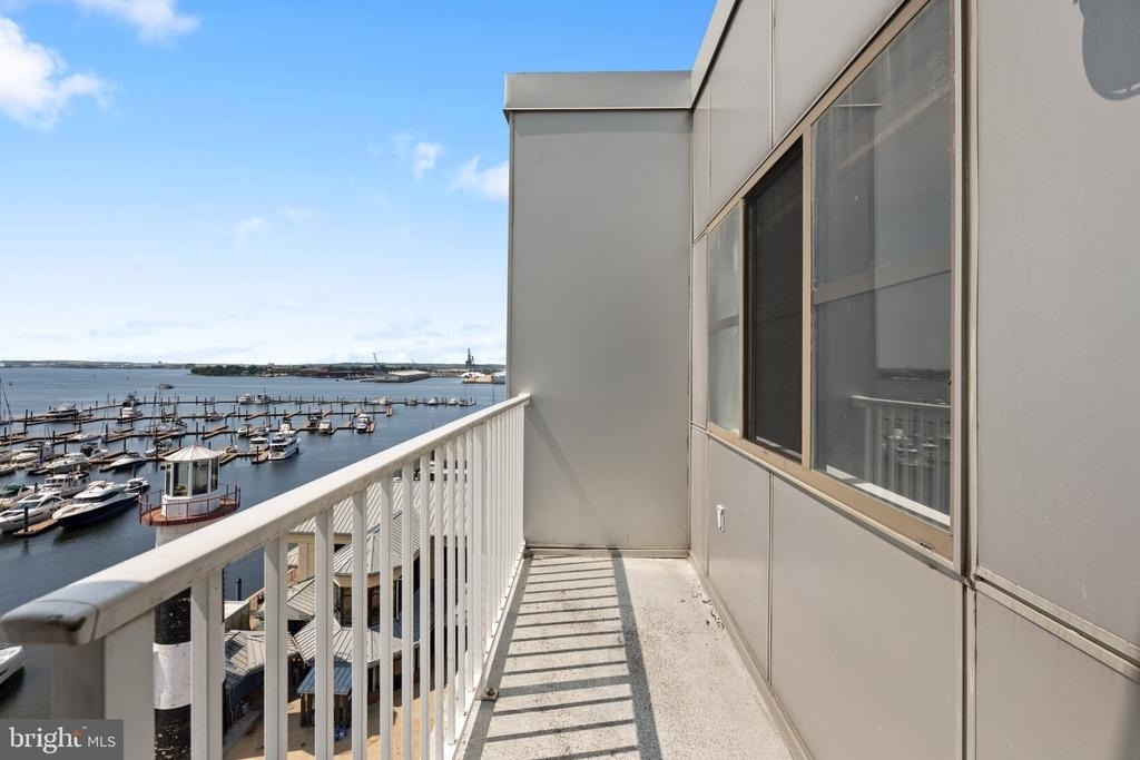 2702 Lighthouse Point East E - Photo 30