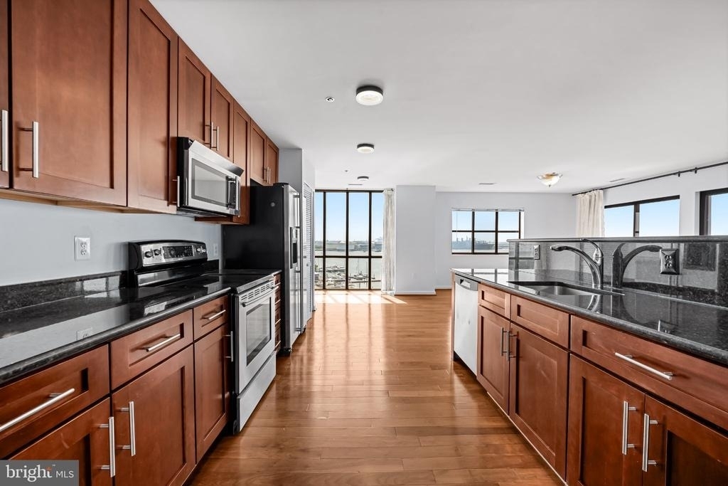 2702 Lighthouse Point East E - Photo 5