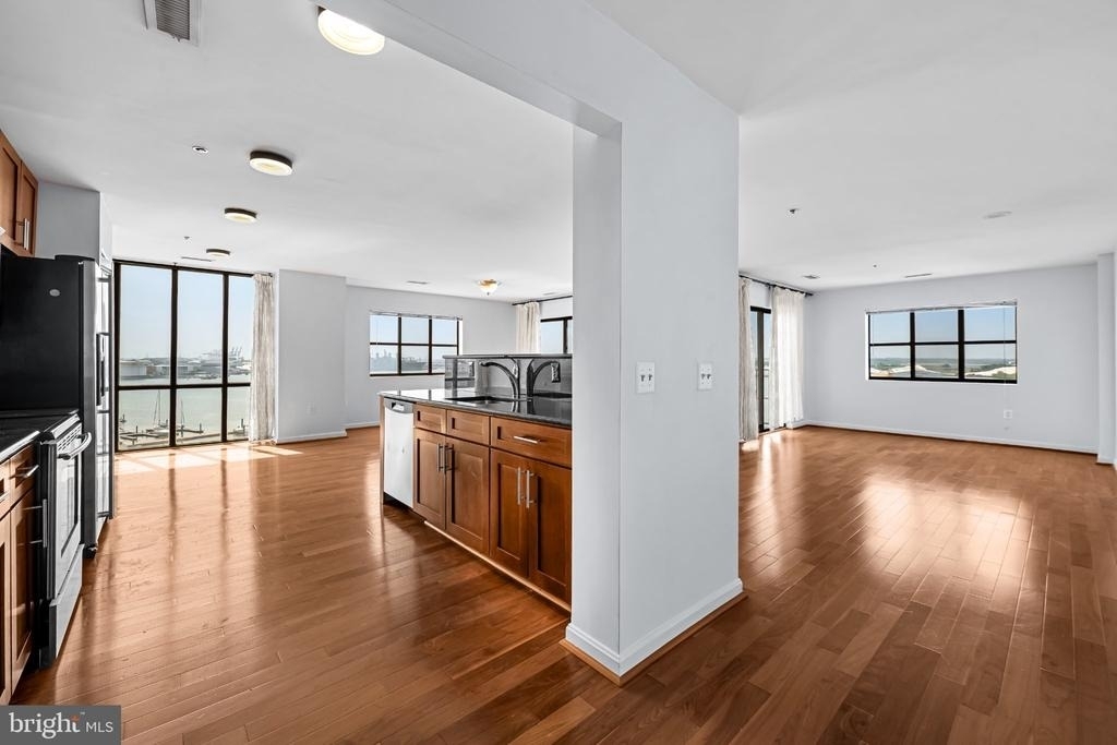 2702 Lighthouse Point East E - Photo 4