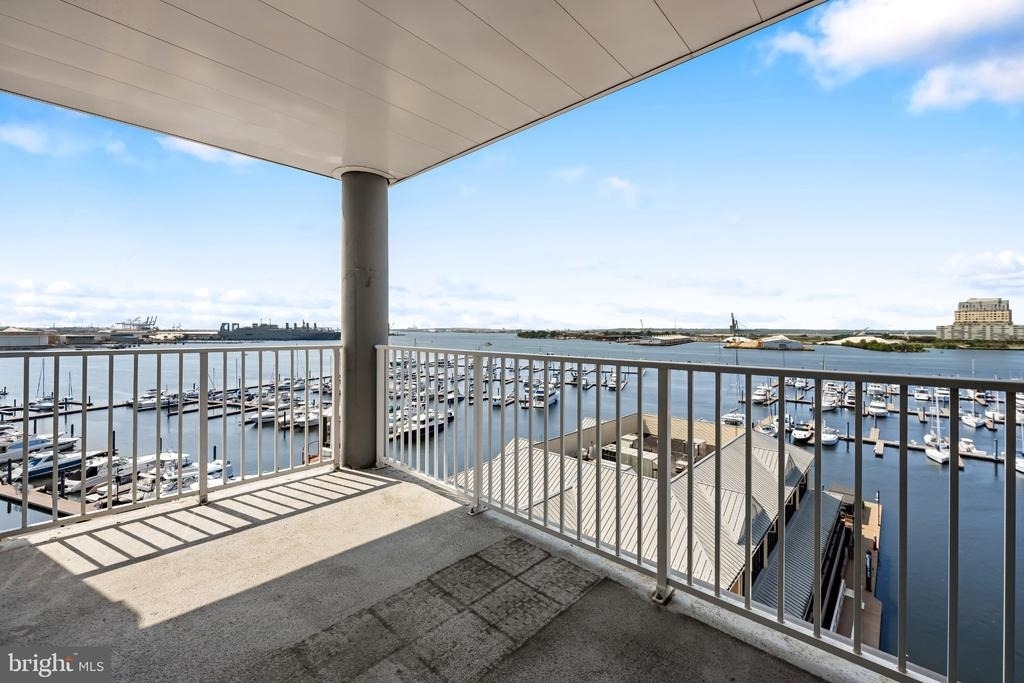 2702 Lighthouse Point East E - Photo 15
