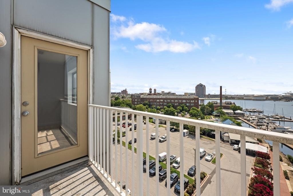 2702 Lighthouse Point East E - Photo 31