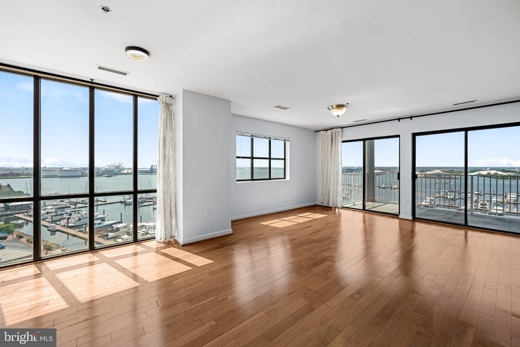 2702 Lighthouse Point East E - Photo 10