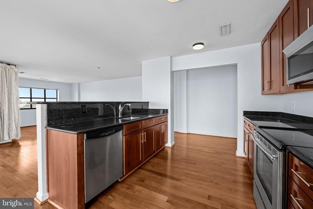 2702 Lighthouse Point East E - Photo 8