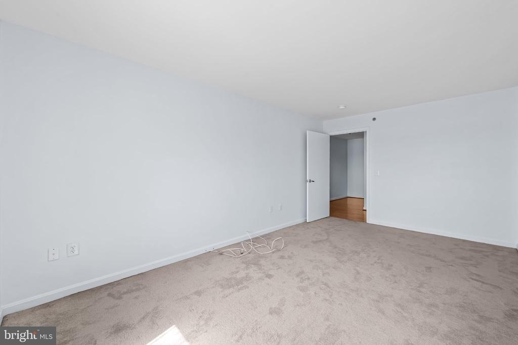 2702 Lighthouse Point East E - Photo 23
