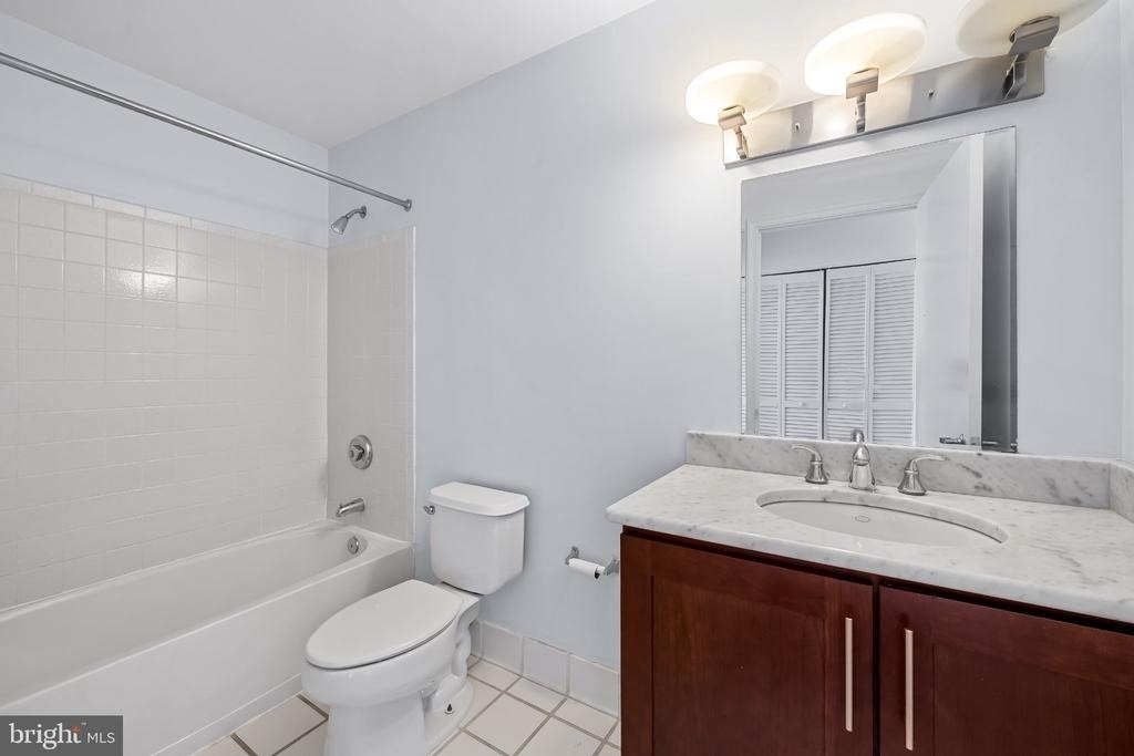 2702 Lighthouse Point East E - Photo 19