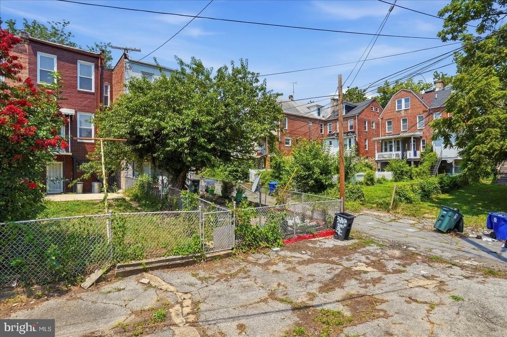 2605 Denison Street - Photo 34