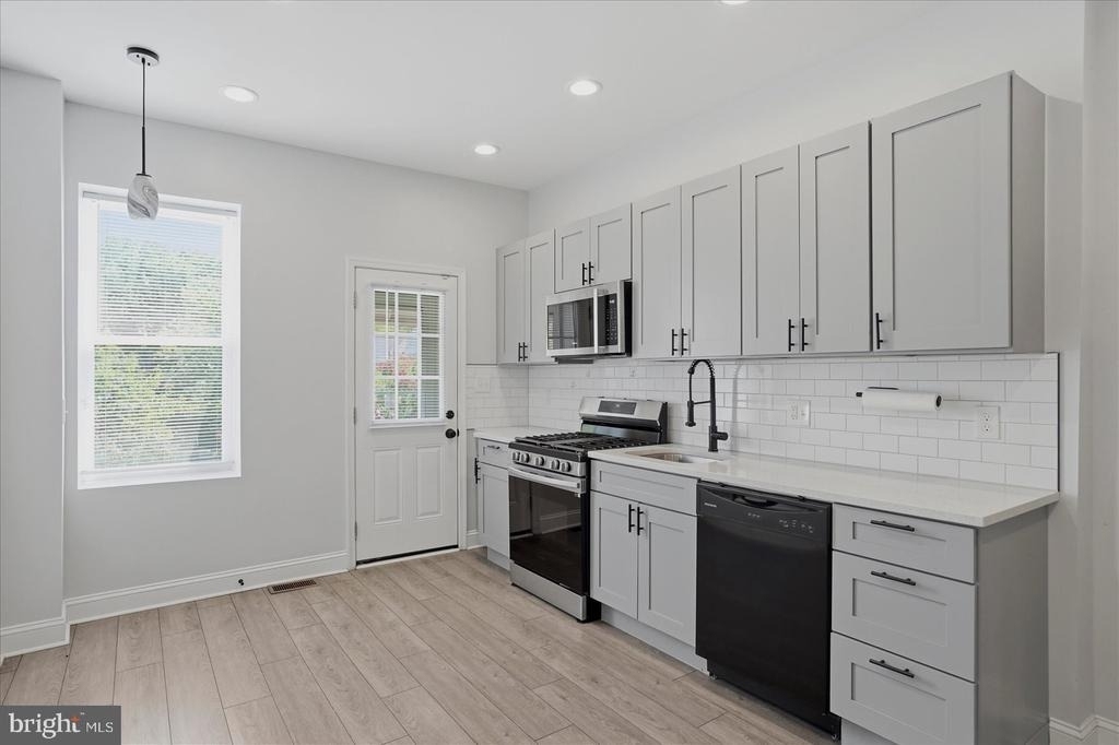 2605 Denison Street - Photo 10